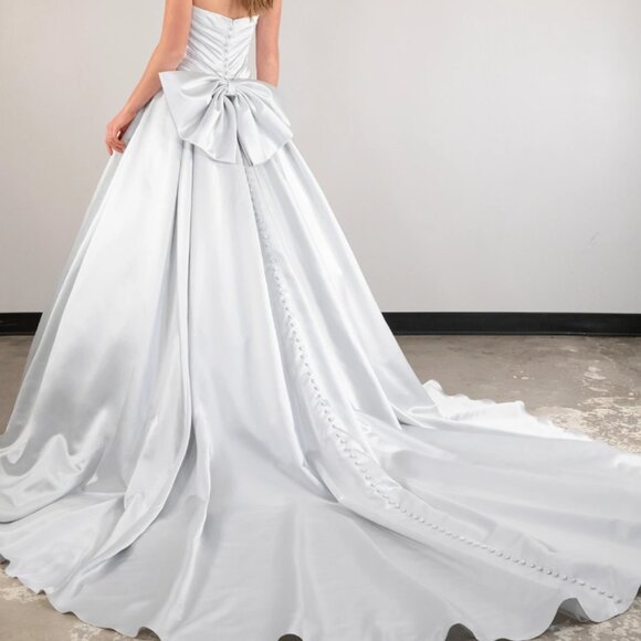 Essense of Australia Wedding Dress D4109 - Picture 3 of 4